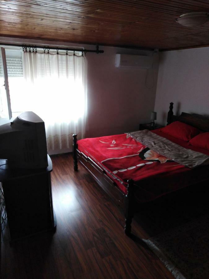 Apartmani Emil 포드고리차 외부 사진